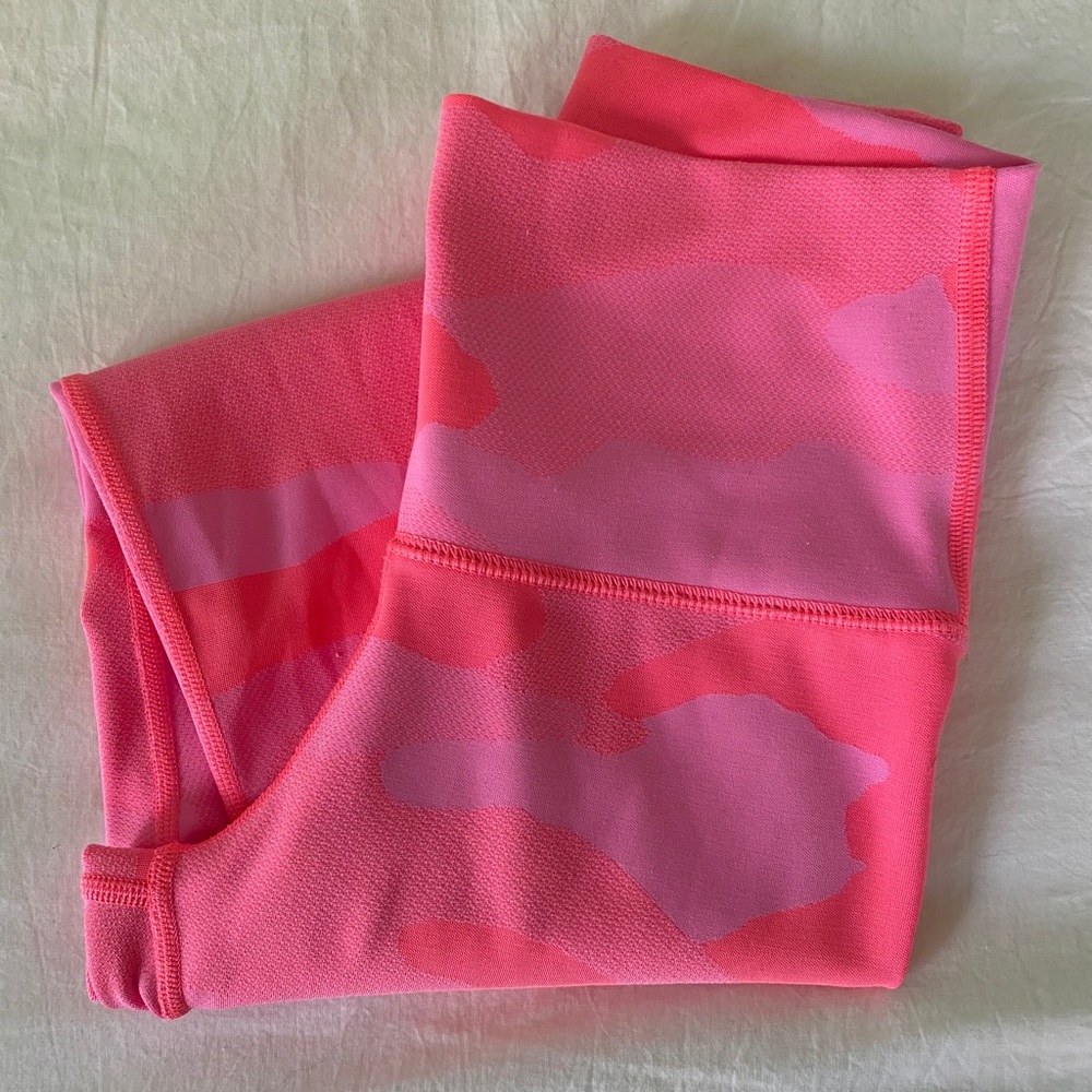 aerie pink camo leggings